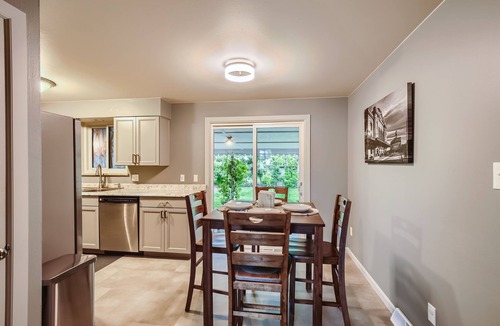 Arvada House | Modern home 4BR/2BAW/Arcade, Ping-Pong&Foosball. Close to Denver and Boulder.