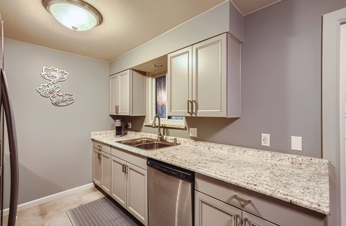 Arvada House | Modern home 4BR/2BAW/Arcade, Ping-Pong&Foosball. Close to Denver and Boulder.