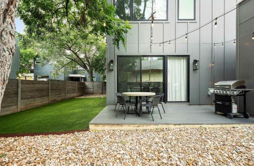 Chestnut House | Modern Home in East Austin - Private Pool & BBQ