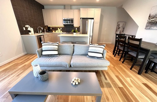 Fairmount Park House | Modern Home in Heart of West SEA (safer area), near Downtown, Beach, Hwy Access