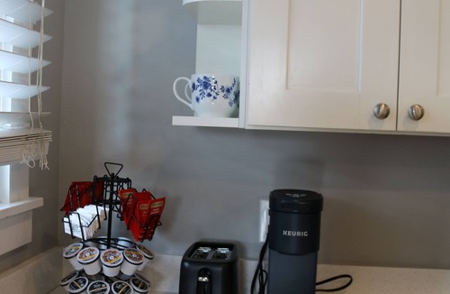 Hillcrest Apartment | Modern home in the heart of San Diego! Entire 1bd apartment in walkable area!