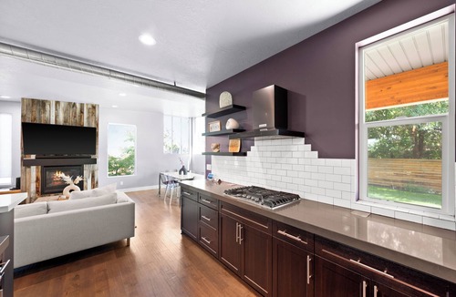 Millcreek House | Modern House, Fully Fenced, Private Balcony, Fire Pit, Close to Ski Resorts
