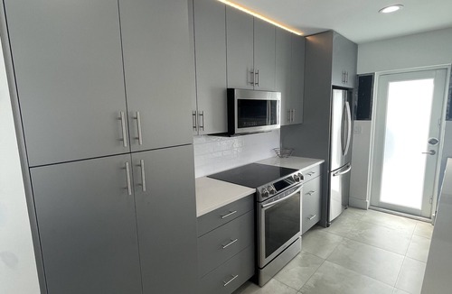 Davie House | Modern lakeside pool home near hardrock and fll airport
