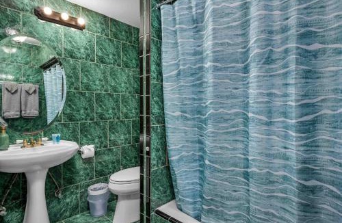 Melrose Apartment | Modern Large 2 level 2-Bedroom 2-Bathroom By West Hollywood