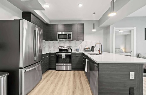 Old North Columbus Apartment | Modern Luxury in Columbus (Near Downtown & OSU)