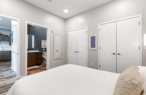 Edgehill House | Modern, Music Row, Central, Pool, Gym