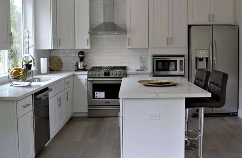 Marylhurst House | Modern, new and close to lake