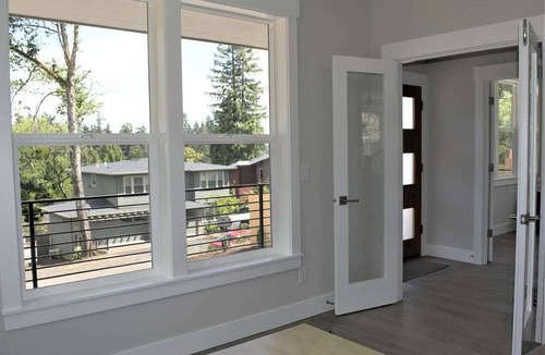 Marylhurst House | Modern, new and close to lake