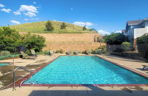Allendale Area House | Modern Retreat – 20 Minutes to Denver & Red Rocks, Close to Mountains!