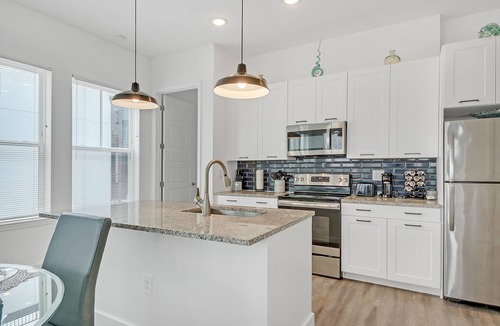 Castleberry Hill Apartment | Modern Retreat nCharming 2-bedroom apart in the heart of Atlanta. LOCATION!
