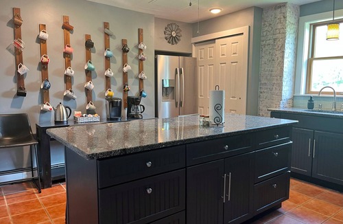 Haines Falls House | Modern Rustic-Skiing, King Beds, Hiking, Firepit, Grill, AirTub-Hunter Mtn Haven