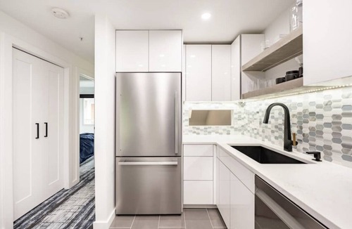 Whittier Condo | Modern & Unique Pearl street condo