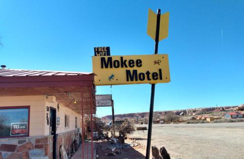Bluff Hotel | Mokee Motel