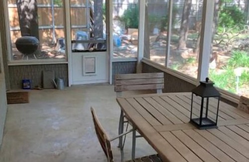 West Arlington House | Monthly home-3 bed-2 bath, remodeled. Quiet. Dogs on case by case basis