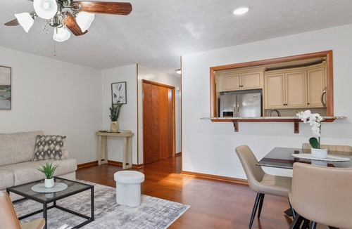 Terry Sanford House | Moodyjoy Townhouse – Close to Everything!