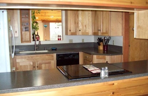 Bayshore House | Moonstruck Mermaid Fenced Yard Pet Friendly Ocean View Hot Tub Wifi Prem Cable