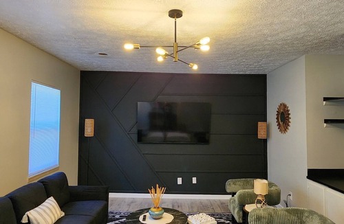 Ashland Apartment | Morning Brew With a Breathtaking Park View, Central to All Things/Places