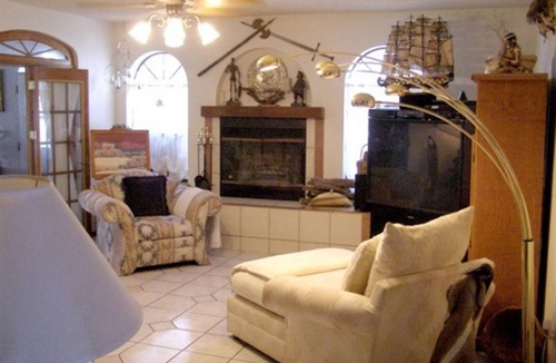 Boles Acres House | Motel ∙ 2 guests
