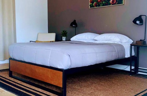 Rockledge House | Motel ∙ 3 guests
