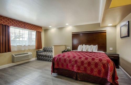Olde Carlsbad Hotel | Motel 6 Carlsbad, Ca- North