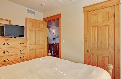 Estes Park Condo | Mount Acoma 38 - 2 Br Condo with Marys Lake and Mountain Views!