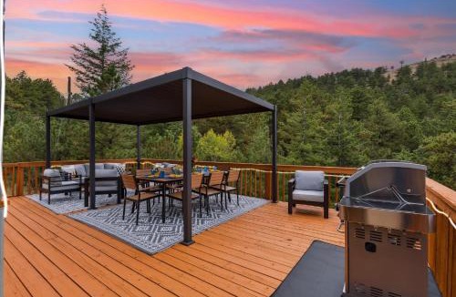 Boulder House | Mountain Haven Zipline Hot Tub and Mountain Views