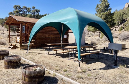 Buena Vista Cabin | Mountain View Shared Bunkhouse: 1 Room Shared Bunkhouse without a bathroom. 3 sets of twin bunk beds Contact us to book the full bunkhouse.