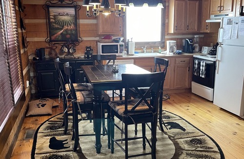 Chalet Village North Cabin | Mountain Views and rustic charm Sleeps 6 Hot Tub, Firepit, Pool Table