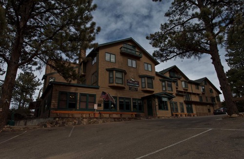 Estes Park Apartment | Mountainside Studio North on Prospect Mtn w/WiFi & Resort Pool