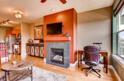Englewood Condo | MountainViews Walk 2 Lightrail Luxury Condo in DTC