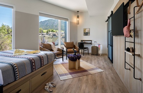University Hill Hotel | Moxy Boulder University