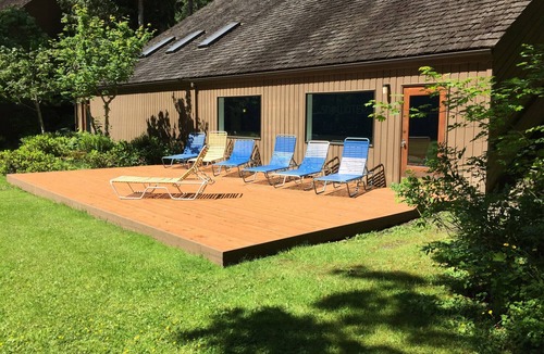 Glacier Apartment | Mt. Baker Lodging Condo 28 - Sleeps 4!