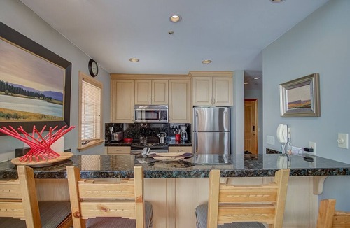 Salt Lake Mountain Resorts House | Mt. Superiors Exquisite Manor - ski-in/out to Snowbird