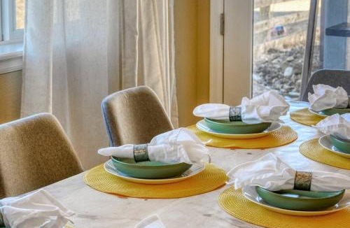Superior House | Mtn View Oasis: 5bd - Movie/Game - Golden Tee