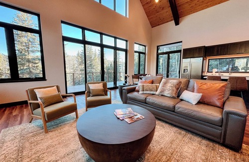 Placerville House | Multi Family Mountain Retreat 30 min to Slopes!