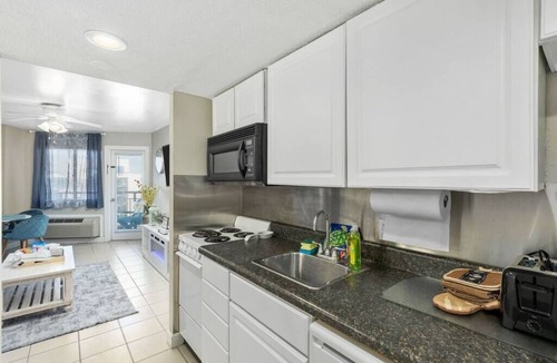 Myrtle Beach Condo | MYRTLE BEACH OCEANFRONT KING WITH GREAT AMENITIES!