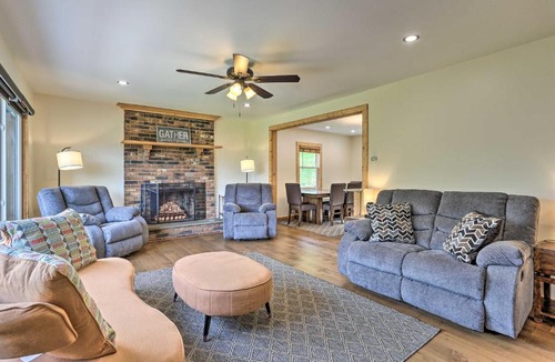 Fishs Eddy House | Mystik Hilltop Home 2 Mi to Crystal Lake!