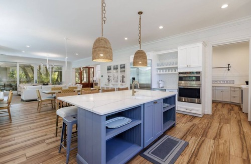 Sea Pines House | Nearly New Sea Pines Beach Home - Great Location 2 Min Walk to Sea Pines Beach
