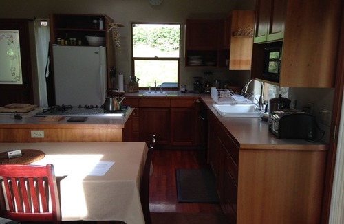Lummi Island Resort | Nettles Farm House Suite