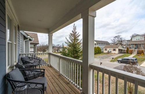 The Nations House | NEW 7 mins to Broadway Sleeps 8