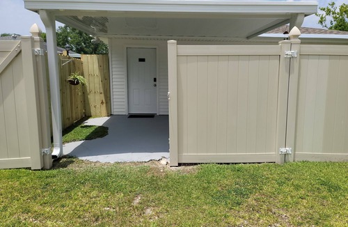 Slidell House | New, Cozy & peaceful stay, 30 minutes from New Orleans. Family and pet friendly!