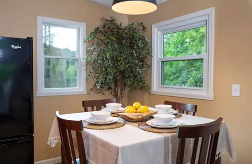 Perrysville Cottage | NEW Enchanting Mohican Getaway w/Poker&Pool Table