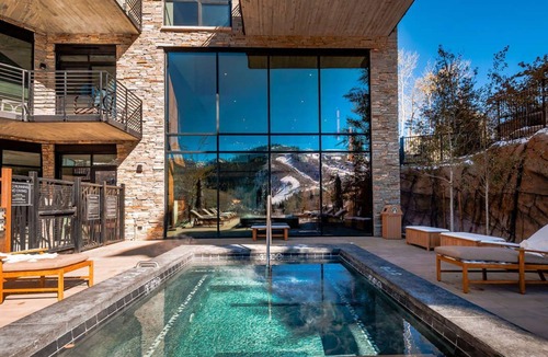 Empire Pass Condo | NEW Gorgeous Luxury Ski-in/Out Deer Valley. Pool, Gym, Ski Valet.