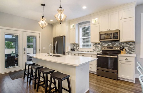 South Haven House | New Home with swim spa, theatre & game room. 1 block to town & close to beach.