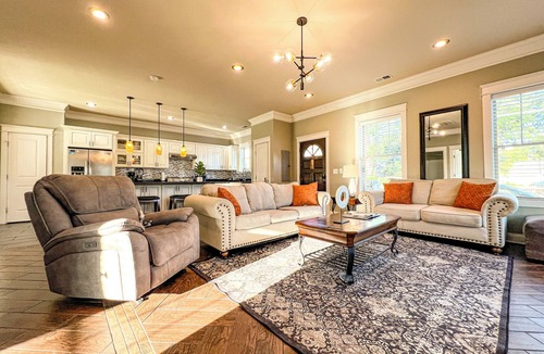 Edgehill House | New House w/Penthouse in 12 South, by Belmont/Vanderbilt. 5 minutes to Broadway