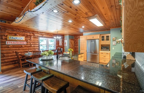 Dover Cabin | NEW *Indoor Pool* | Game Rm, Private Log Cabin - Fun for All Ages 4b/3b sleep 14