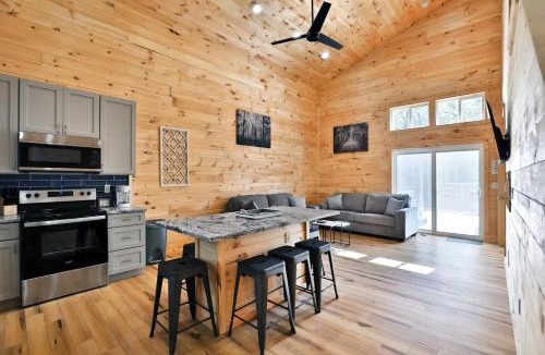 Logan House | New listing- Hocking Hills Modern Cabin