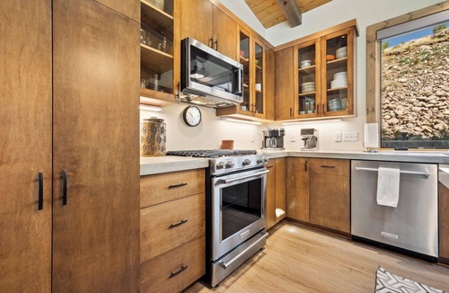 Creede House | New Listing! Newly Constructed Luxury Riverfront Home on the Rio Grande River