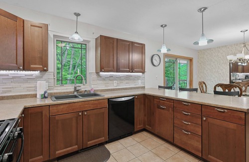 Mosinee Apartment | New Listing! Spacious home with wooded back yard!