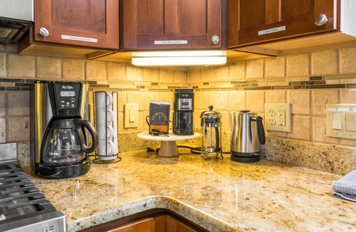 Denver House | NEW Lux home w. Cedar Sauna, Yard + Patio w. Fire | DT 10min | Walk to LightRail